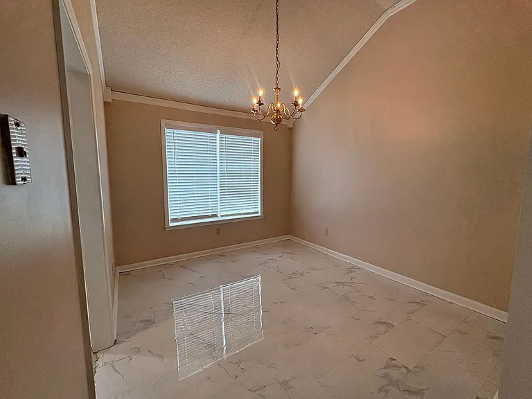 390 N Ericson Rd — Photo 8