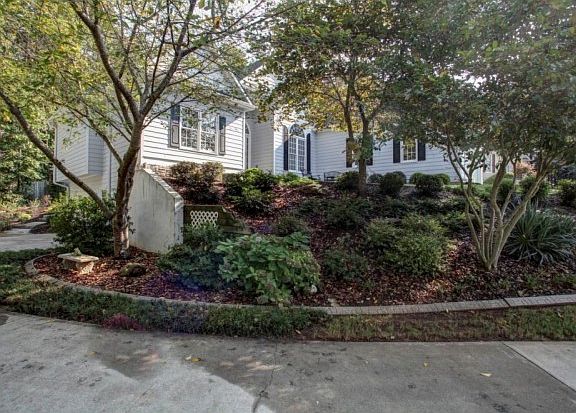 4th image of 257 Mountain View Dr