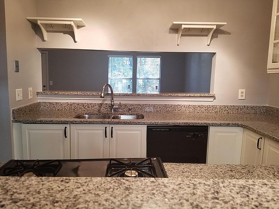 3rd image of 706 Ivy Green Ln