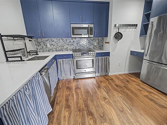 5th image of 6815 Edgewater Dr APT 201
