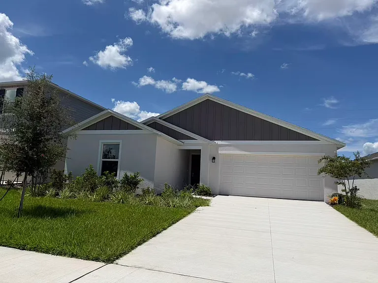 391 Artemis St — Photo 8