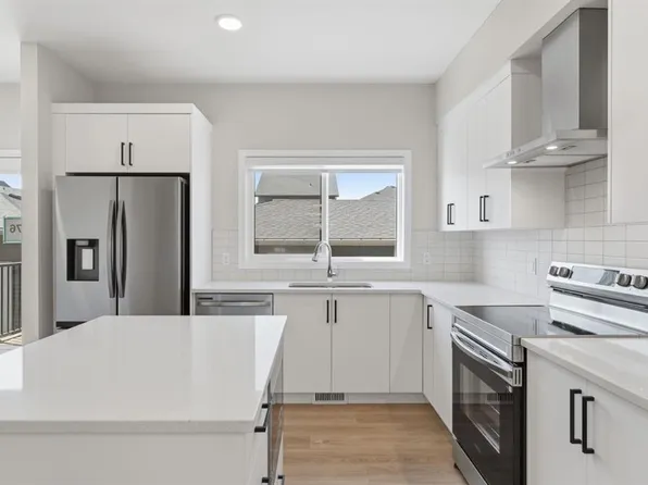 176 N Lawson Ln SE, Airdrie, AB T4A 3P3
