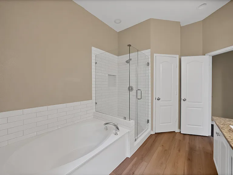 5708 McKinley Ln — Photo 22