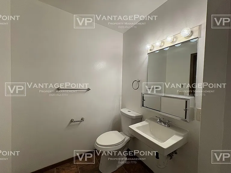 114 Victor St #9 — Photo 10