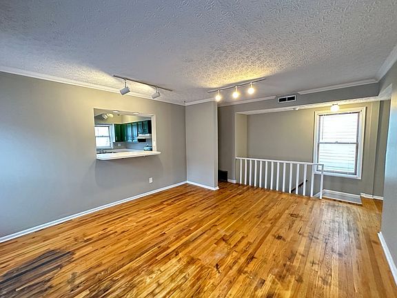 3rd image of 814 Summit St #816