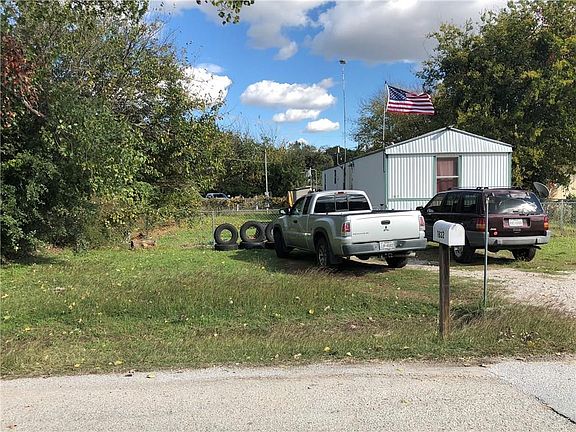 2nd image of 1832 Pelican Dr N