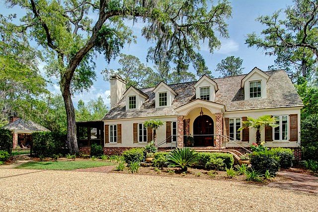 1st image of 18 Black Banks Dr