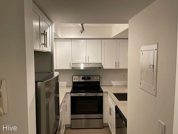 2nd image of 500 NE 70th St #8691766
