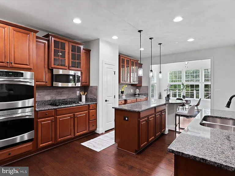 41595 Revival Dr — Photo 17