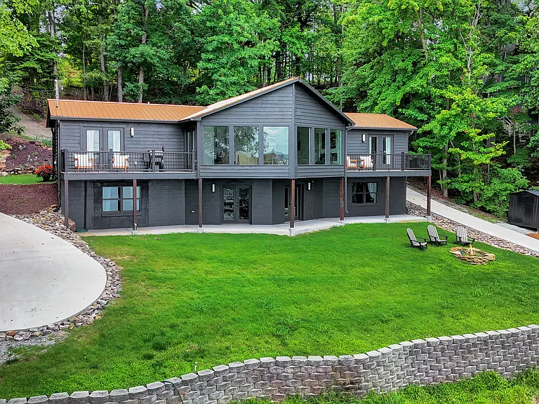 135 Nancy Point — Photo 36