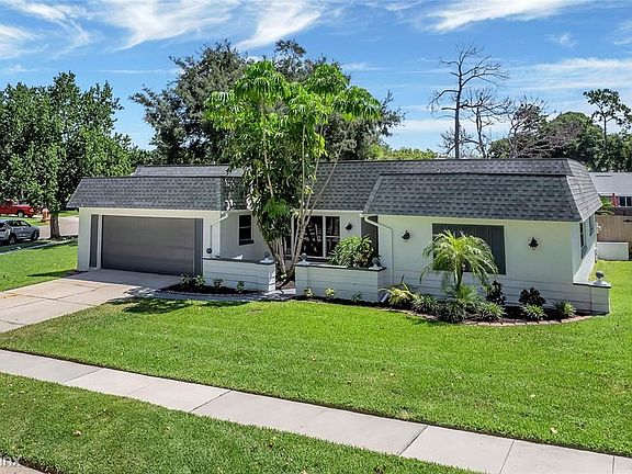 3rd image of 521R Baywood Ct