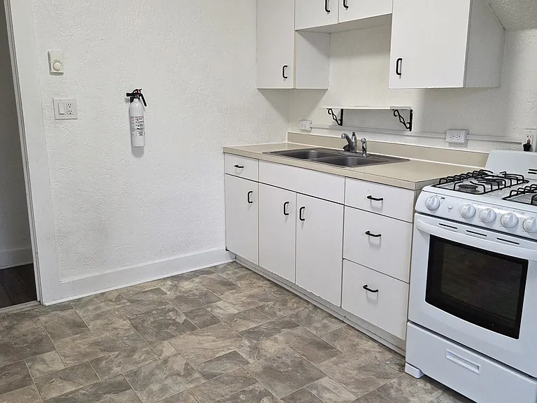 353 Main St #3 — Photo 7