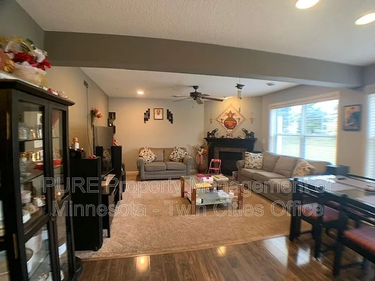 3467 Chestnut Ln — Photo 4