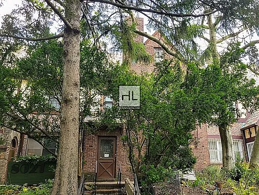 8023 Park Ln photo 1