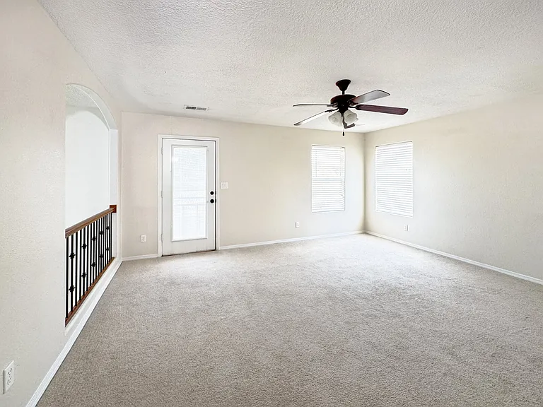 2036 Violeta Way SE — Photo 12