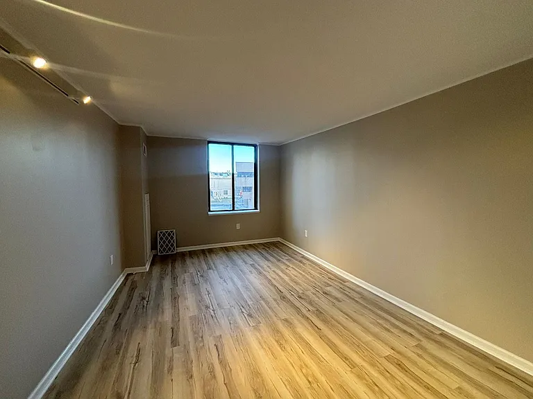 98 Wells St #401 — Photo 6