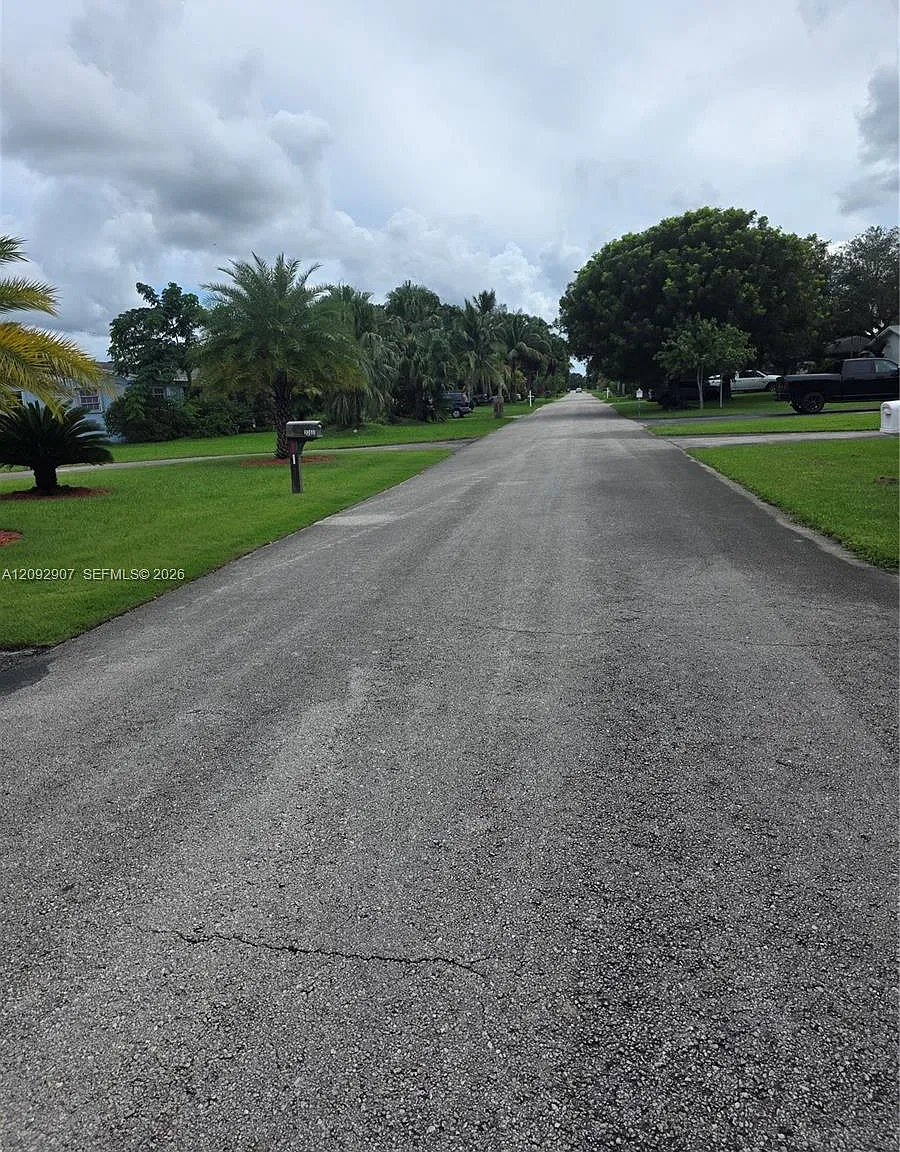 Melody Manor — Photo 4