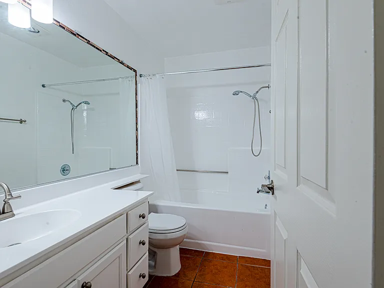 CYPRESS CONDOMINIUMS — Photo 28