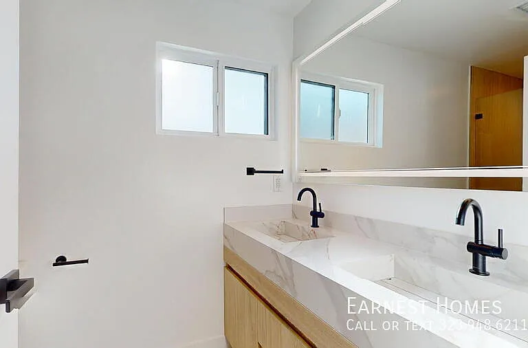 16701 Chatsworth St — Photo 19