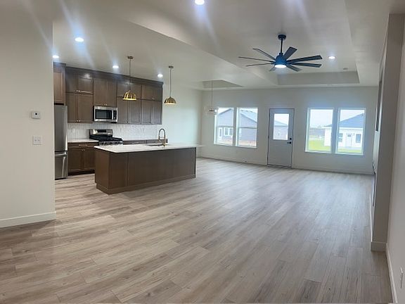 5th image of 3202 28th Ave W