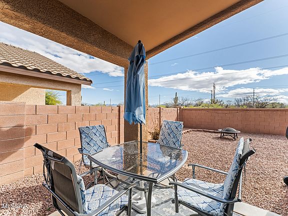 3rd image of 557 W Calle Paso Suave