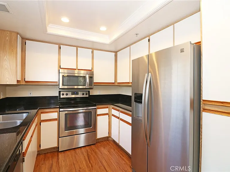 135 Gallery Way — Photo 14