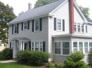 36 Holyrood Ave, Lowell, MA 01852