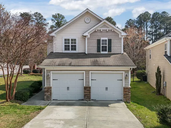 3050 Remington Oaks Cir, Cary, NC 27519