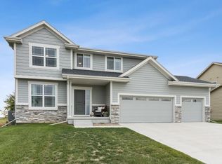 600 SE Tallgrass Ln, Waukee, IA 50263