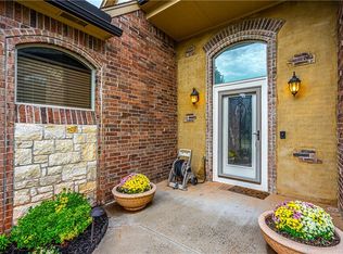 19509 Chestermere Cir, Edmond, OK 73012