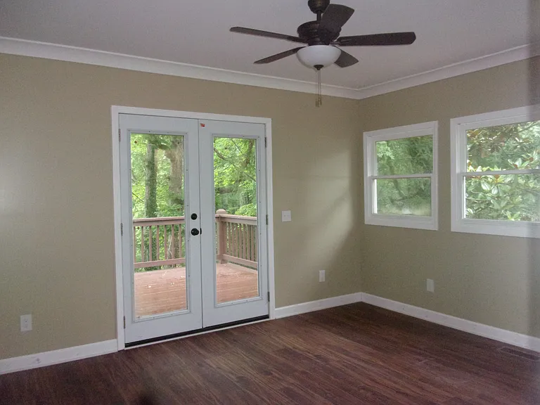 441 Dunlap St — Photo 8