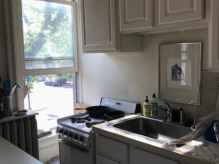 1103 C St SE #24 — Photo 17
