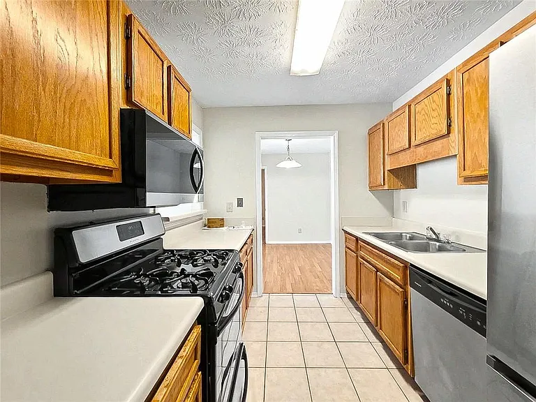 1702 Country Park Dr SE — Photo 16