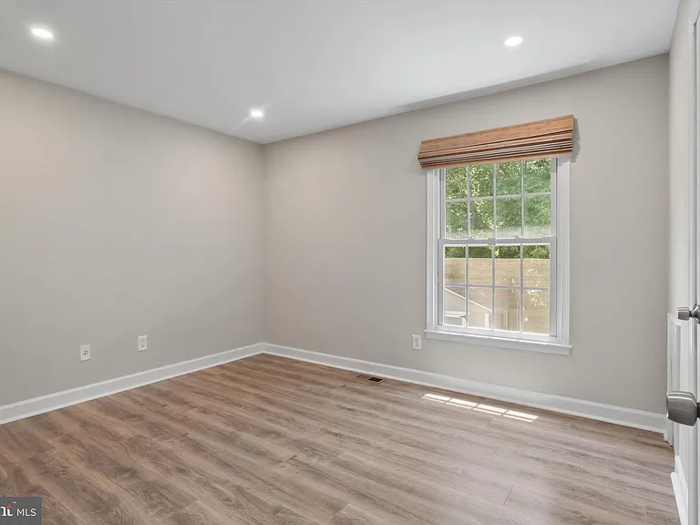 8583 Tyrolean Way — Photo 11
