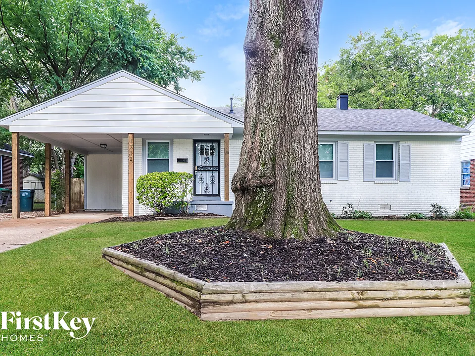 1712 Myrna Ln
