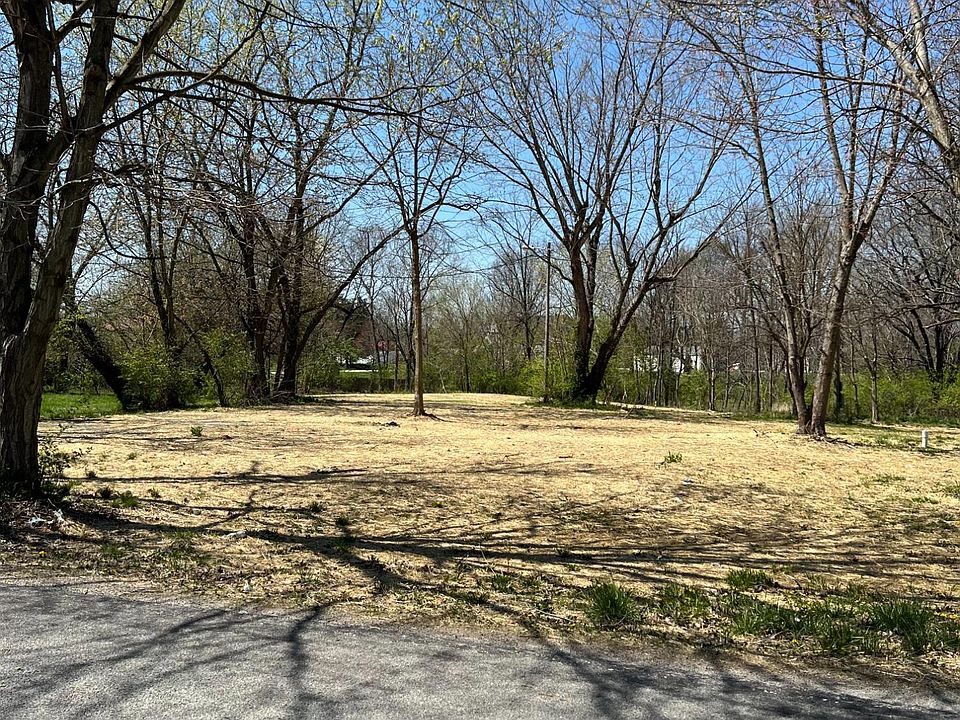 2nd image of 95 Valley St