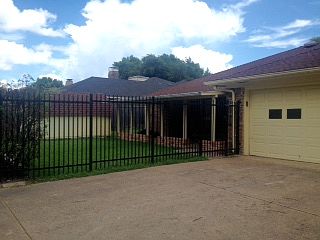 2nd image of 3913 Bachman Blvd