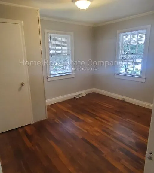 2705 Ludwig St — Photo 4