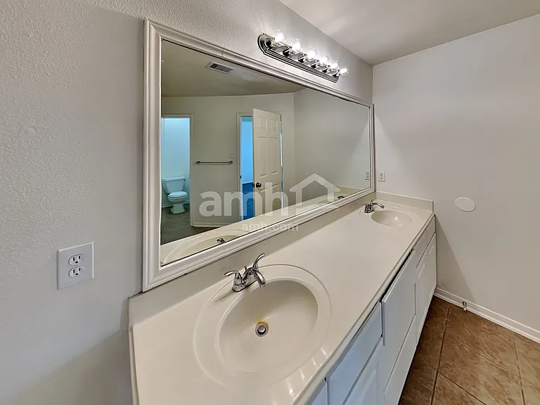 2322 Old Ox Rd — Photo 12