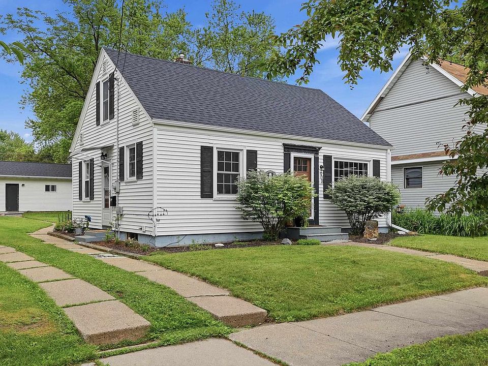 1st image of 908 S PEACH AVENUE