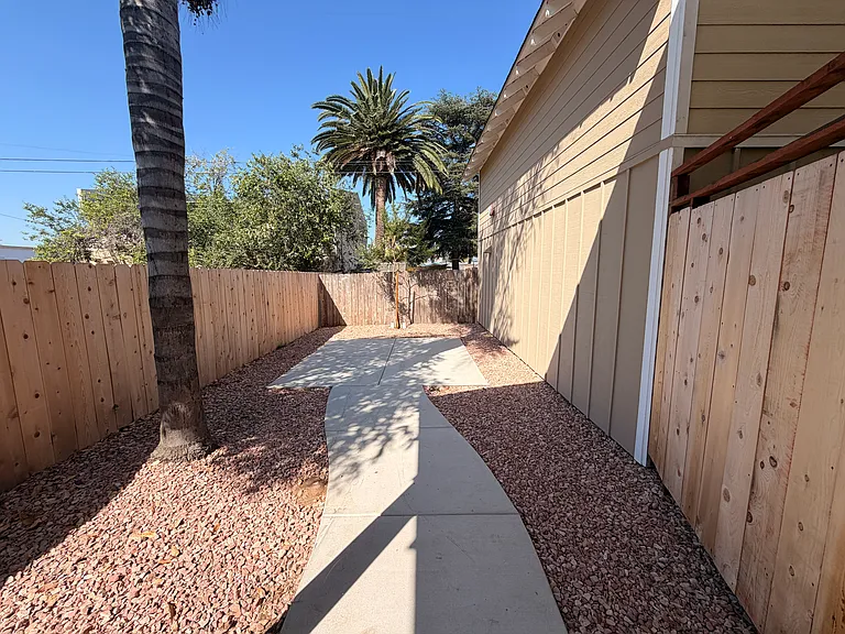 1725 S Maple St #1 — Photo 12