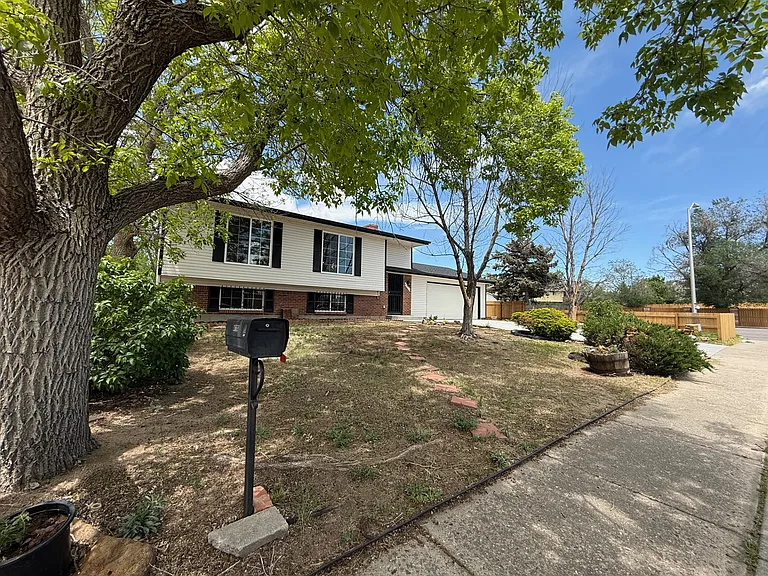 4770 Newton Dr — Photo 37