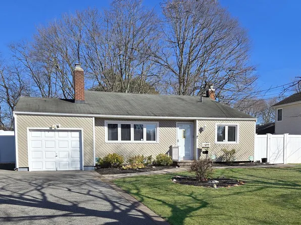 1343 Thompson Drive, Bay Shore, NY 11706