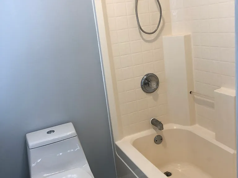 2400 Kirkstone Dr — Photo 29