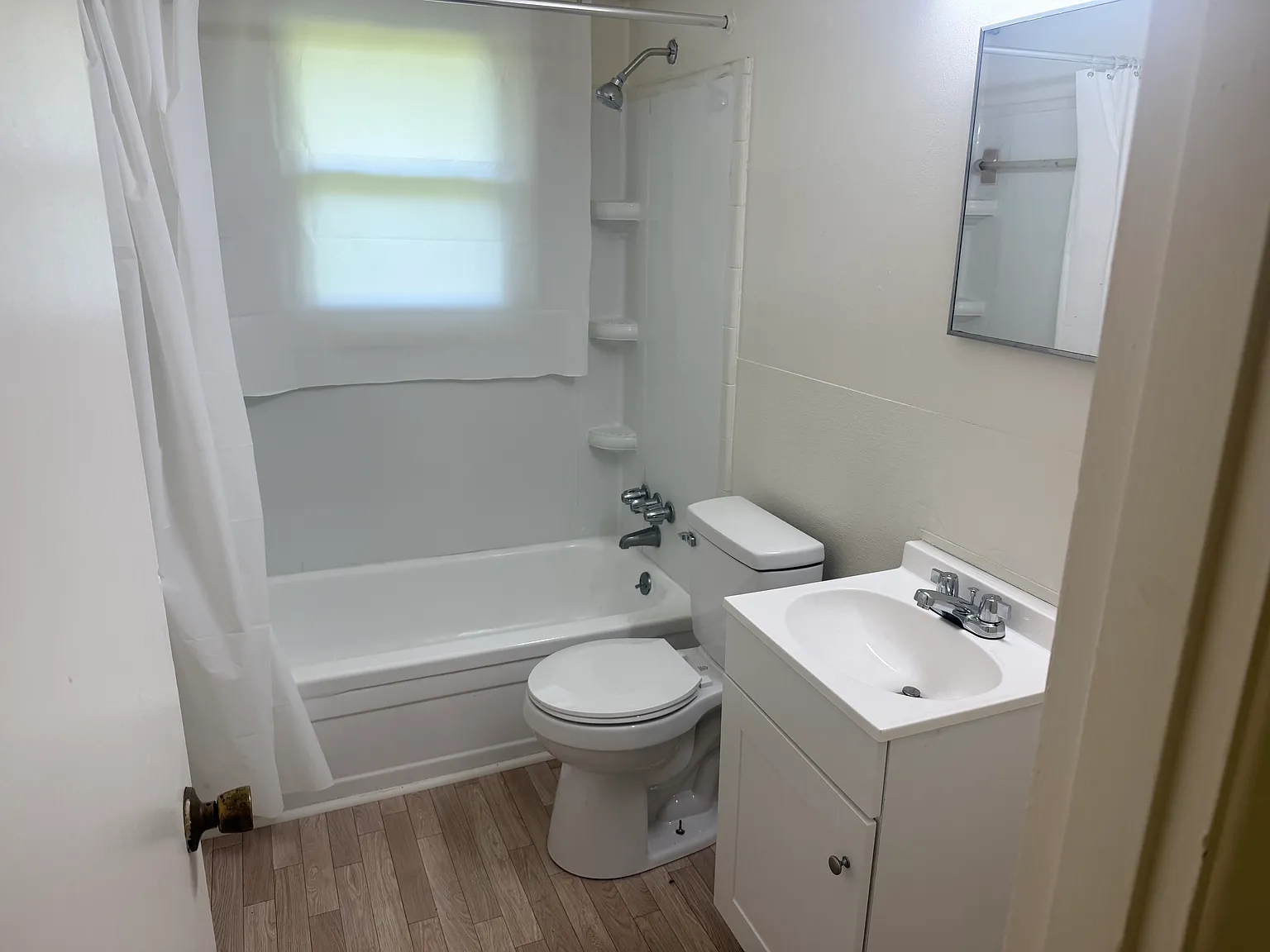 2 bed, 900 sqft, $775 — Photo 3