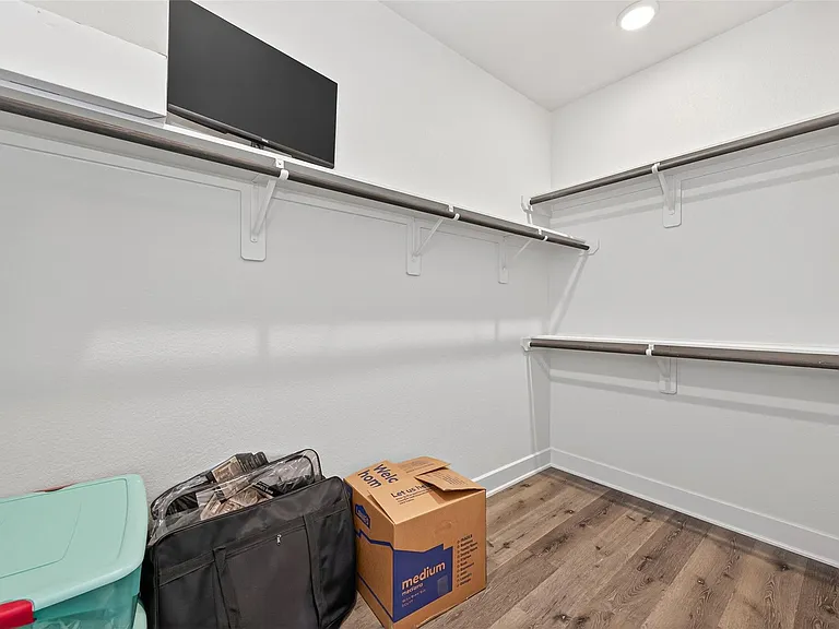 9979 Pebble Glen Dr — Photo 17