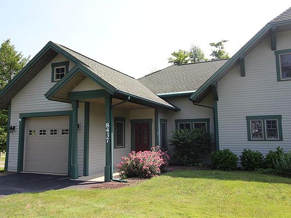 2nd image of 8437 Highlands Dr