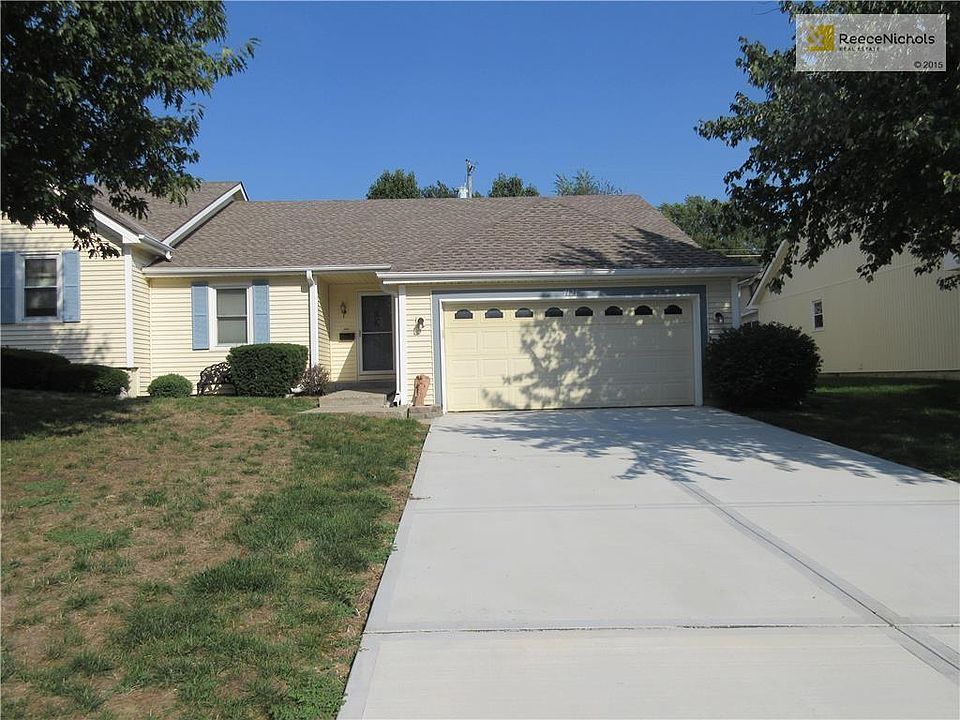 End Unit Ranch Townhouse.  New driveway.