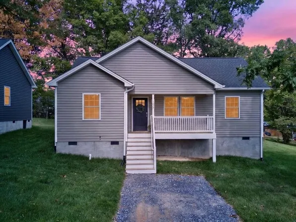 1233 Jackson Ave, Waynesboro, VA 22980