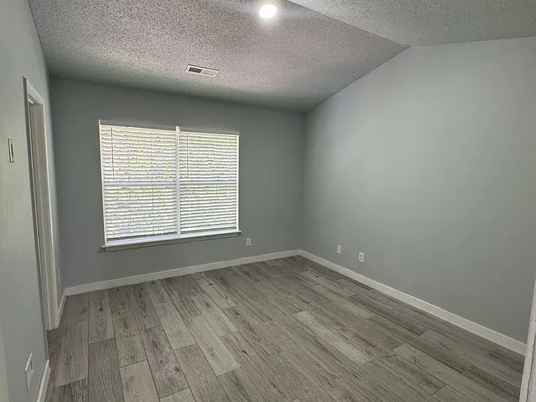 108 Bridford Pkwy — Photo 13